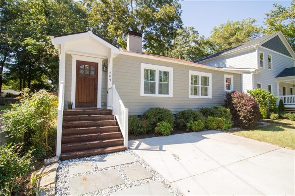2 bedroom, 1 bathroom, 960 sq ft single family residence sold at 204 Mellrich Avenue, Atlanta, GA 30317