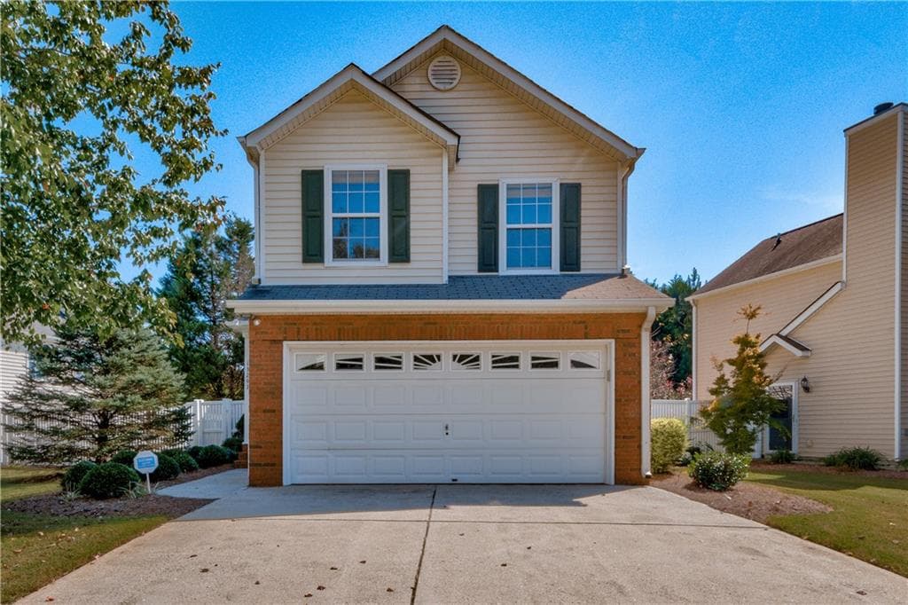 3 bedroom, 3 bathroom, 1,392 sq ft single family residence sold at 13297 Aventide Lane, Alpharetta, GA 30004