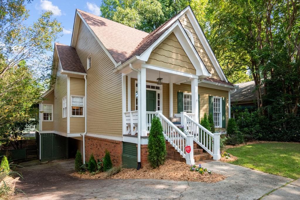 4 bedroom, 4 bathroom, 2,813 sq ft single family residence sold at 1160 Saint Louis Place, Atlanta, GA 30306