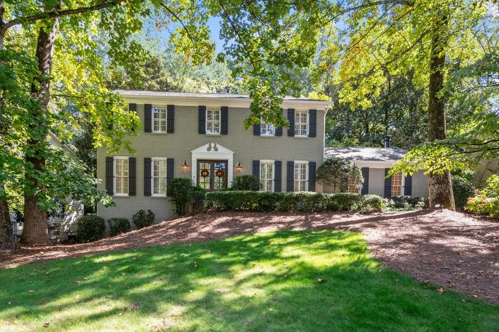 5 bedroom, 4 bathroom single family residence sold at 4385 Glengary Drive, Atlanta, GA 30342