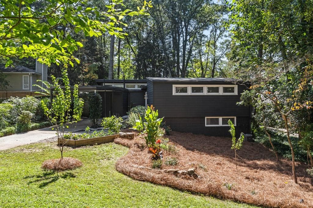 3 bedroom, 2 bathroom, 2,125 sq ft single family residence sold at 1009 Cardova Drive, Atlanta, GA 30324