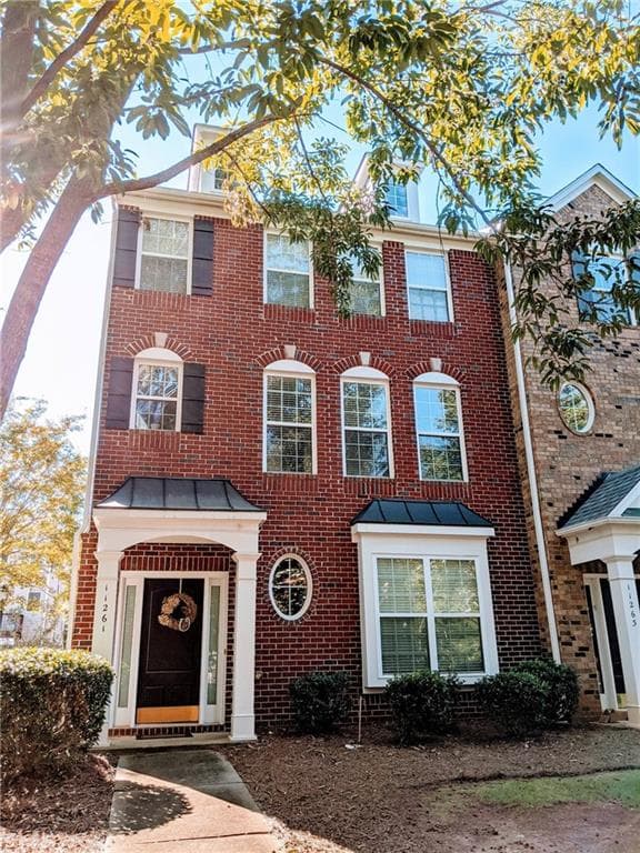 4 bedroom, 4 bathroom, 2,448 sq ft townhouse sold at 11261 Musette Circle, Alpharetta, GA 30009