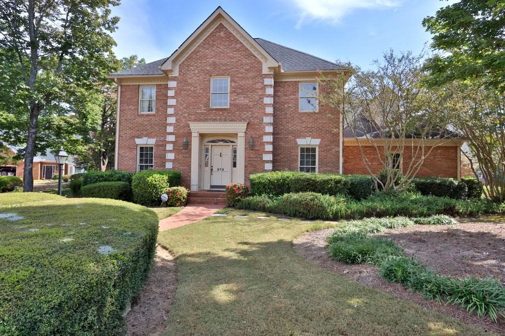 4 bedroom, 3 bathroom, 2,912 sq ft single family residence sold at 573 N Palisades Circle, Marietta, GA 30067