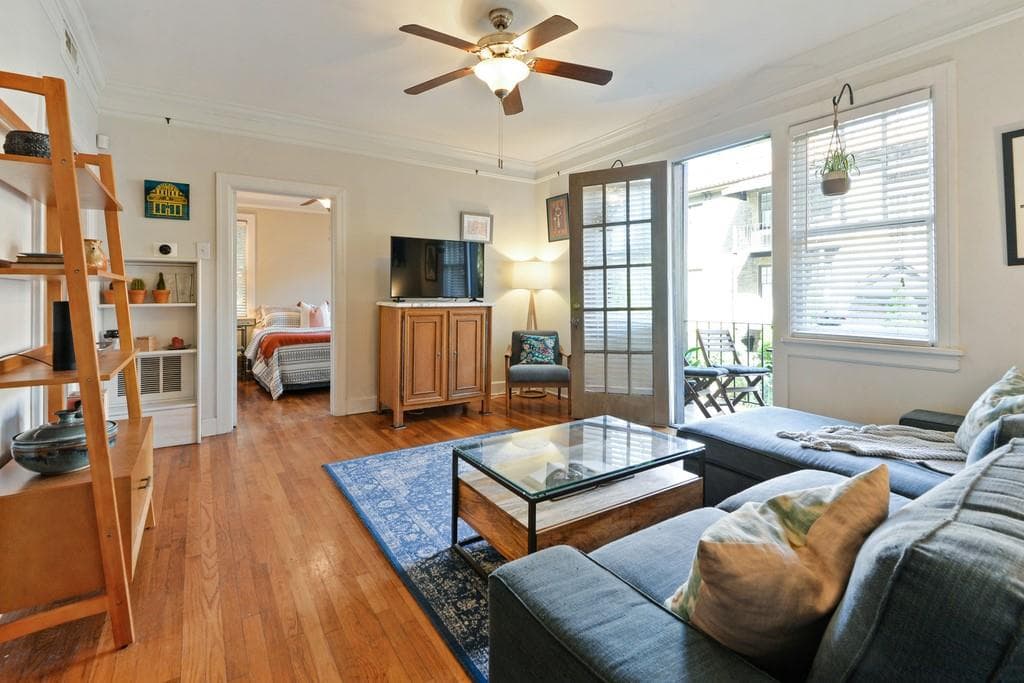 2 bedroom, 1 bathroom, 729 sq ft condominium sold at 677 Somerset Terrace A1, Atlanta, GA 30306