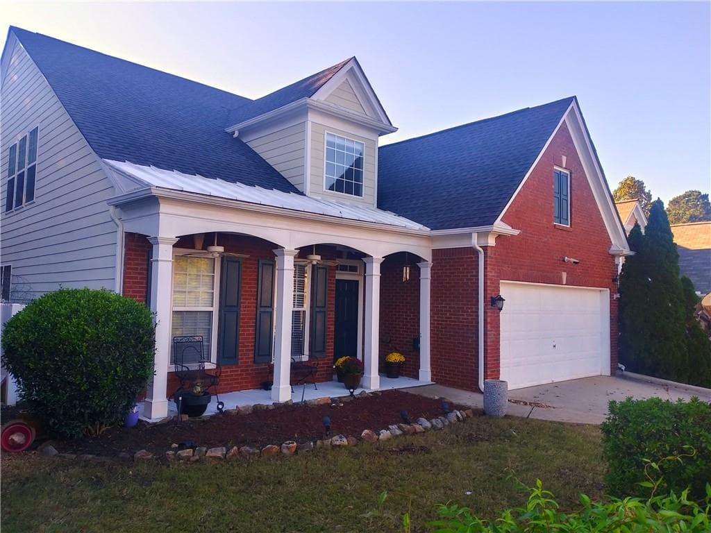 3 bedroom, 3 bathroom, 2,394 sq ft single family residence sold at 1315 Seneca Avenue, Cumming, GA 30041
