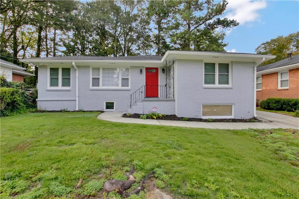 3 bedroom, 3 bathroom, 1,236 sq ft single family residence sold at 1930 Penelope Road, Atlanta, GA 30314