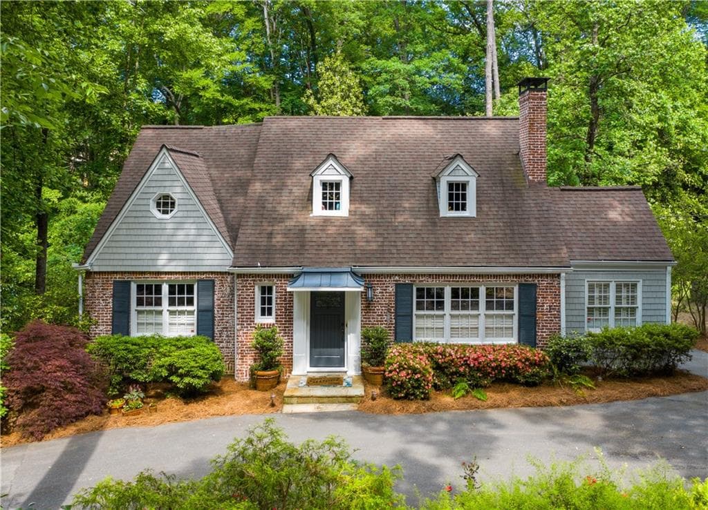 5 bedroom, 5 bathroom, 4,364 sq ft single family residence sold at 3837 Peachtree Dunwoody Road, Atlanta, GA 30342
