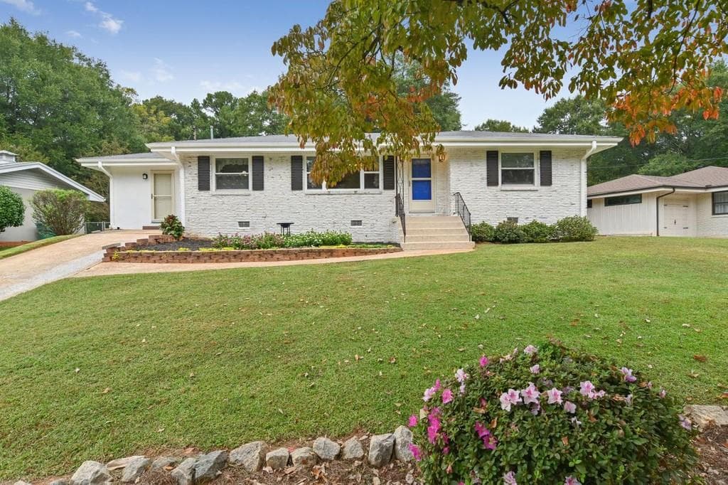 905 Lake Court, Smyrna, GA 30082 — most recent listing photo