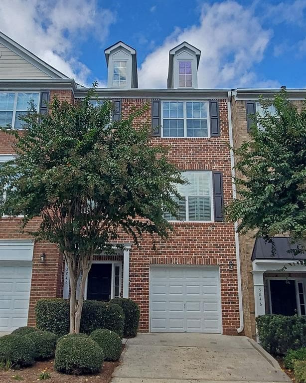 3 bedroom, 4 bathroom, 1,950 sq ft townhouse sold at 3848 Chattahoochee Summit Drive, Atlanta, GA 30339