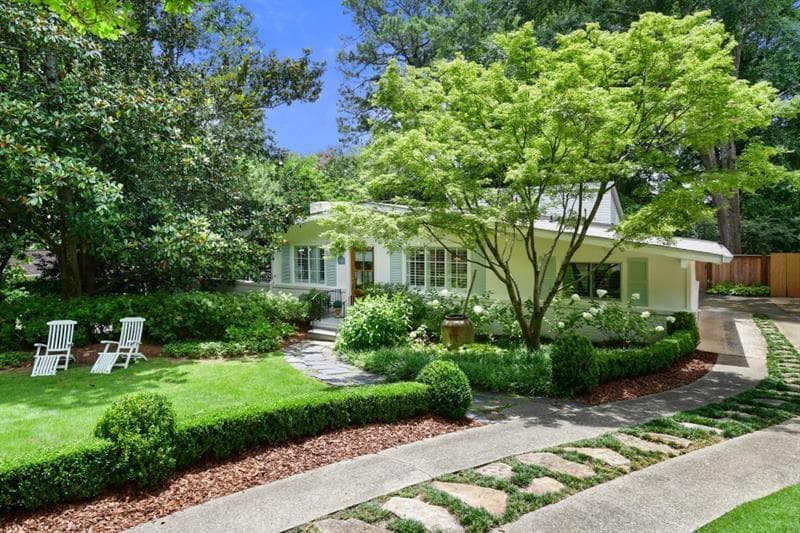 4 bedroom, 3 bathroom, 2,000 sq ft single family residence sold at 315 Springdale Drive, Atlanta, GA 30305