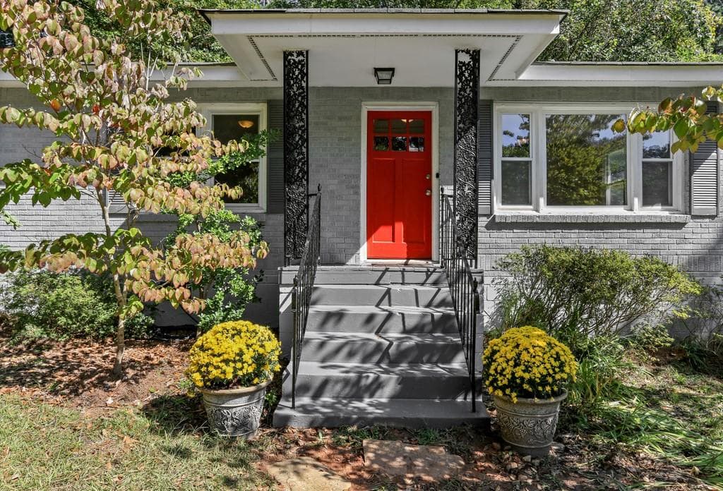 3 bedroom, 2 bathroom, 1,400 sq ft single family residence sold at 1663 Bridgeport Drive, Atlanta, GA 30329