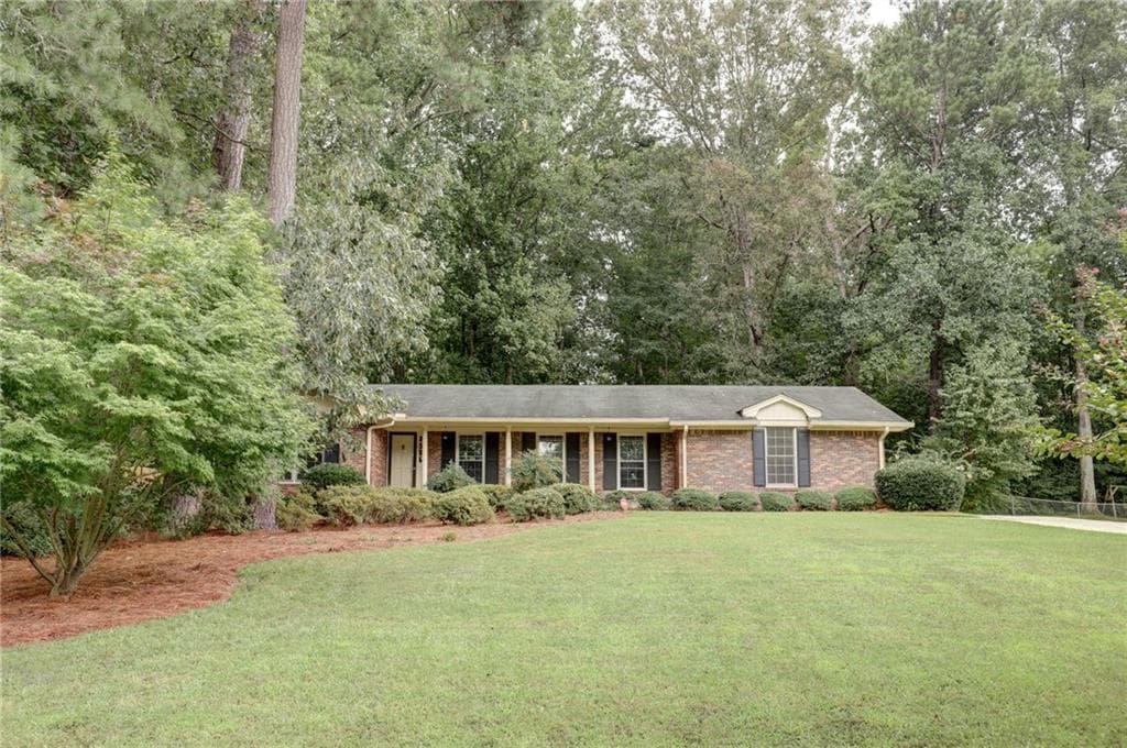 3 bedroom, 3 bathroom, 1,846 sq ft single family residence sold at 2221 Dartford Drive, Dunwoody, GA 30338