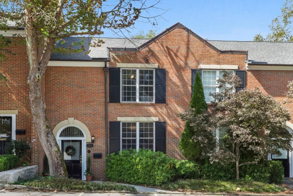 3 bedroom, 3 bathroom, 1,702 sq ft townhouse sold at 1634 Ponce De Leon Avenue 406, Atlanta, GA 30307