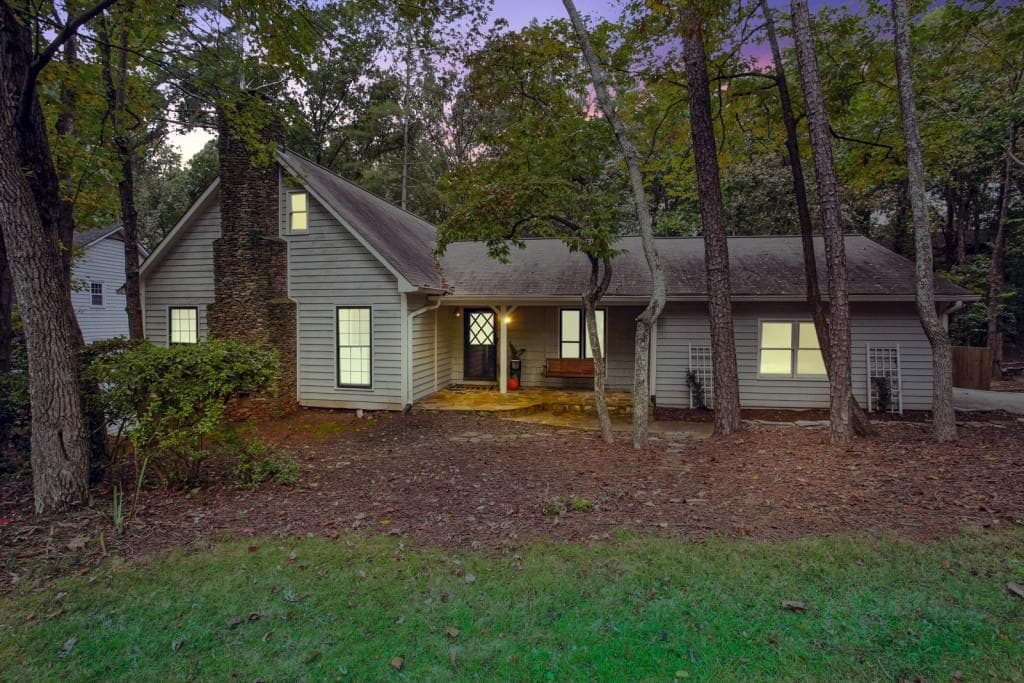 4 bedroom, 3 bathroom, 2,607 sq ft single family residence sold at 635 Branch Valley Court, Roswell, GA 30076