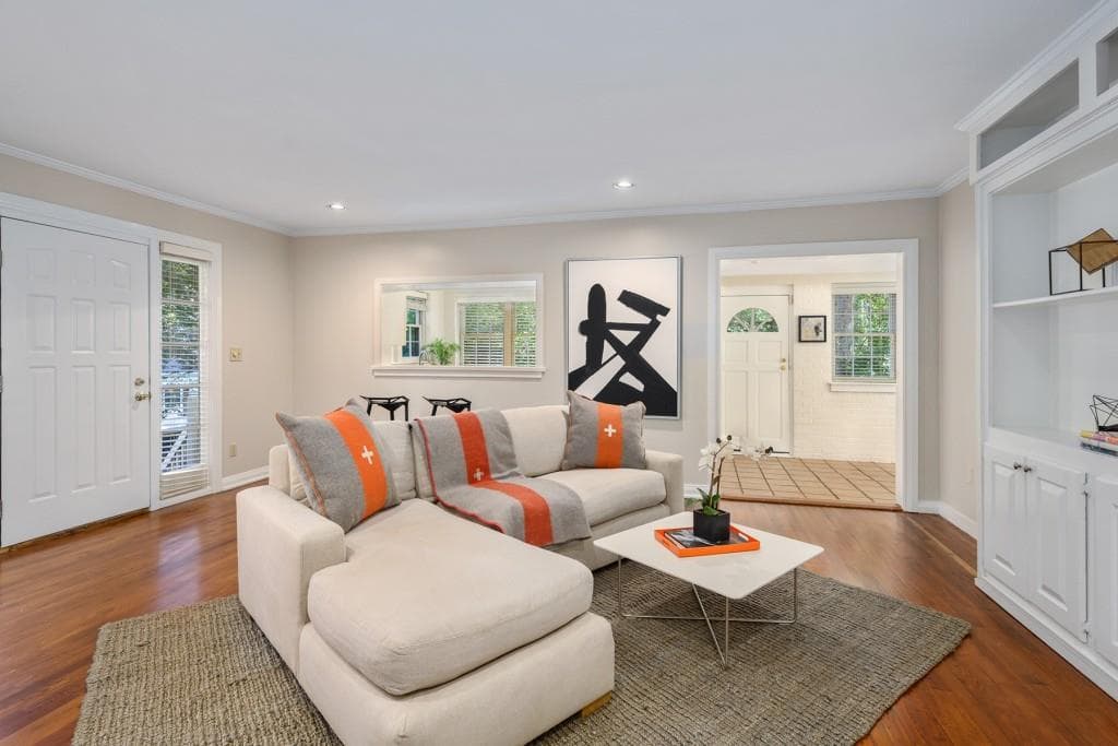 3 bedroom, 2 bathroom, 1,289 sq ft single family residence sold at 118 Clarion Avenue, Decatur, GA 30030