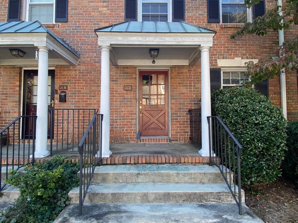 2 bedroom, 2 bathroom, 1,088 sq ft townhouse sold at 6700 Roswell Road 26C, Sandy Springs, GA 30328