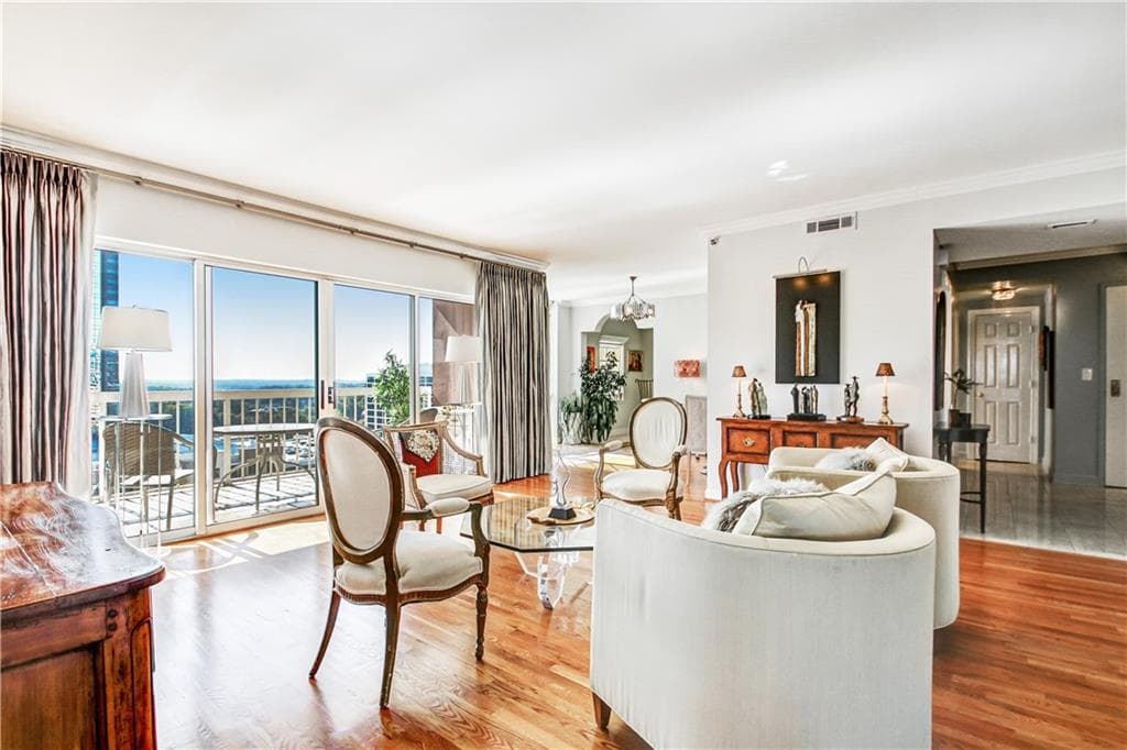 3435 Kingsboro Road 1303, Atlanta, GA 30326 — most recent listing photo