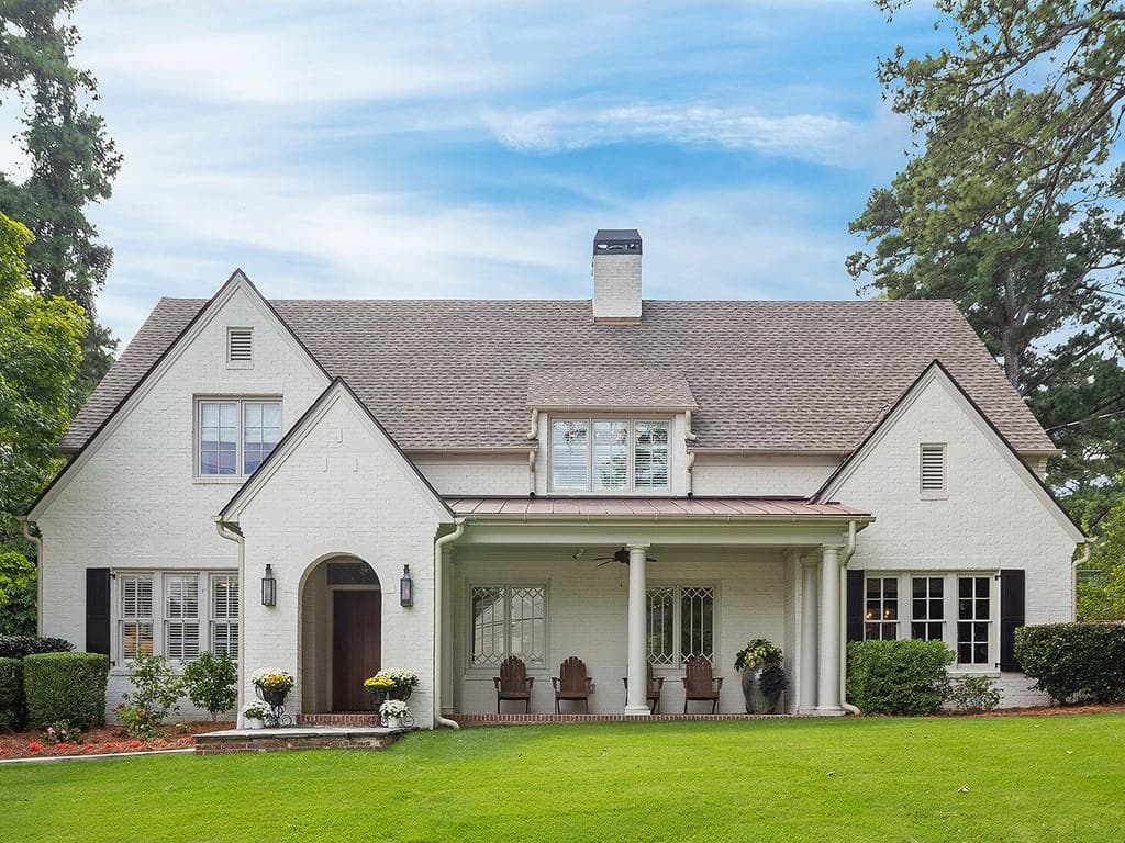 5 bedroom, 4 bathroom, 3,657 sq ft single family residence sold at 2772 Alpine Road, Atlanta, GA 30305