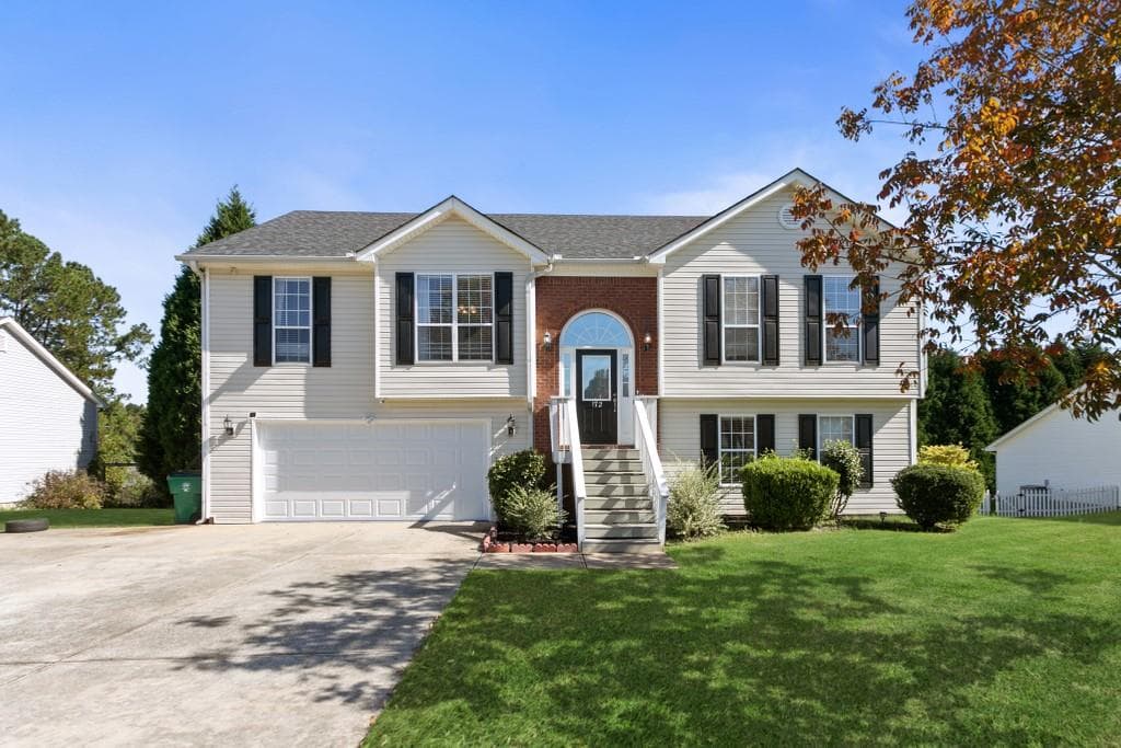 5 bedroom, 3 bathroom, 2,734 sq ft single family residence sold at 172 Bellingrath, Winder, GA 30680