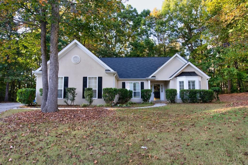 3 bedroom, 2 bathroom, 1,912 sq ft single family residence sold at 1136 Holly Green Court, Dacula, GA 30019