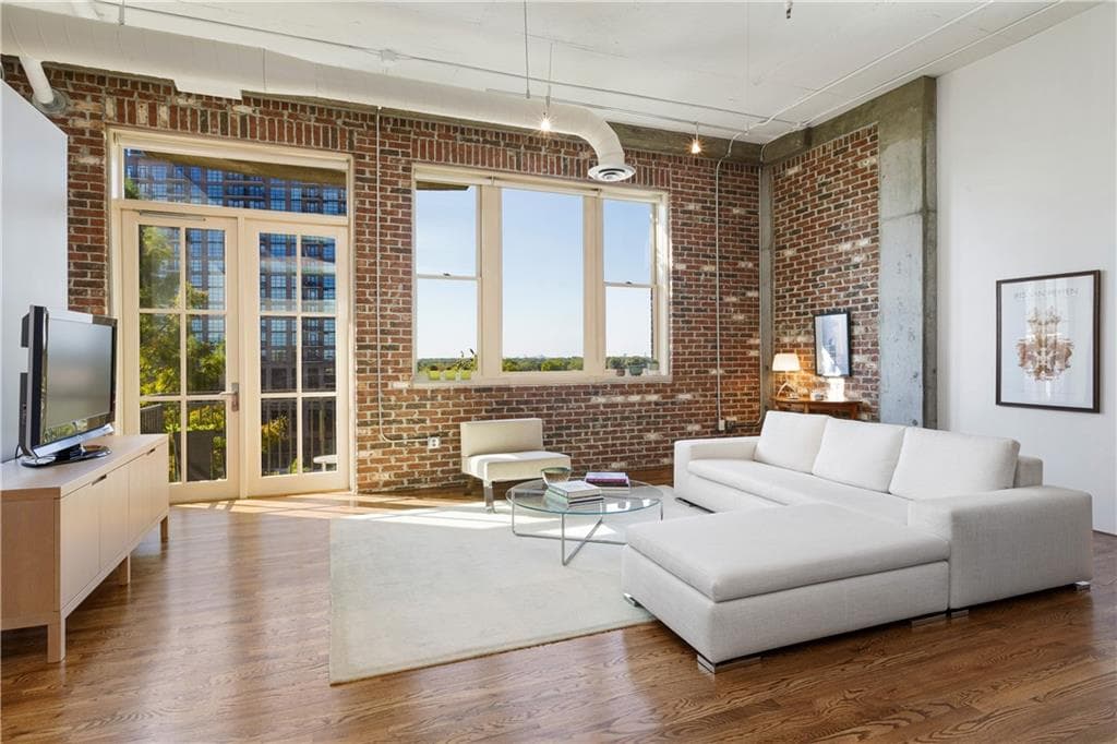 2 bedroom, 2 bathroom, 1,368 sq ft condominium sold at 3180 Mathieson Drive 802, Atlanta, GA 30305