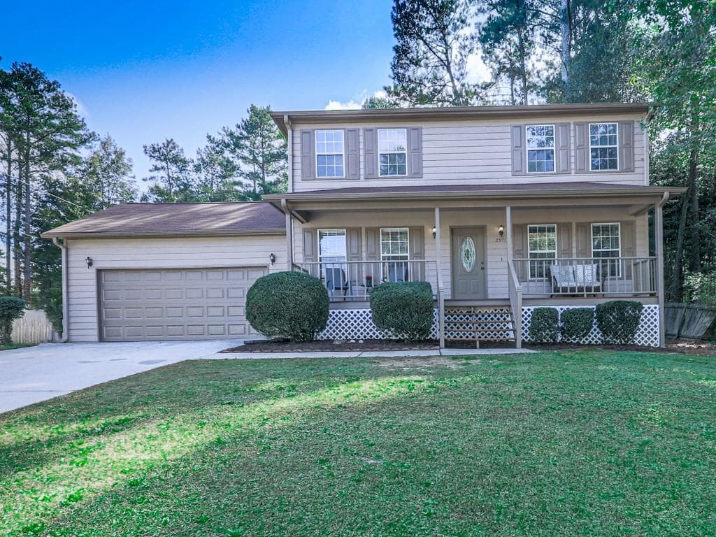 3 bedroom, 3 bathroom, 1,556 sq ft single family residence sold at 2571 Country Farm Trace, Powder Springs, GA 30127