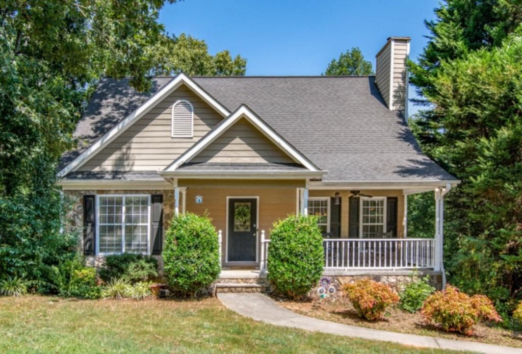 6459 Ivy Springs Drive, Flowery Branch, GA 30542 — most recent listing photo