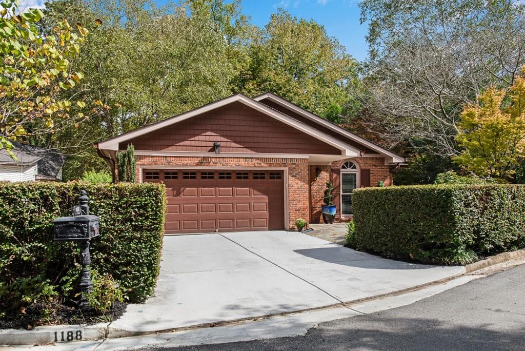 1188 Dorby Park Drive, Brookhaven, GA 30319 — most recent listing photo