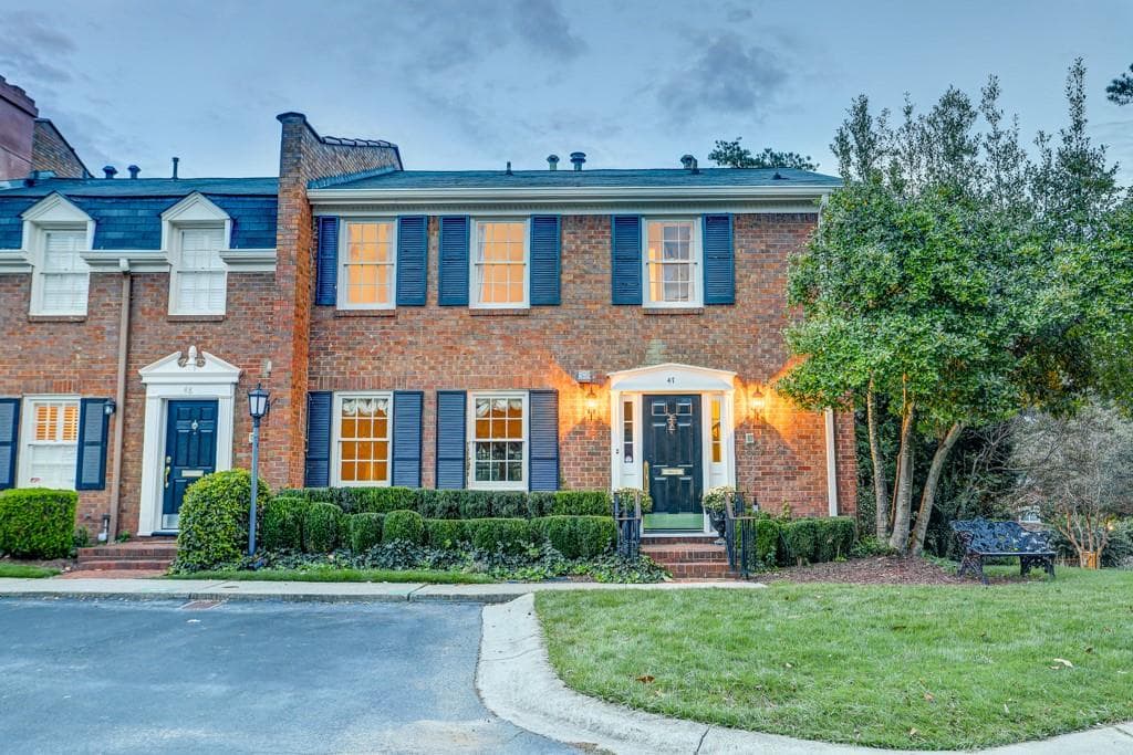 3 bedroom, 3 bathroom, 1,944 sq ft condominium sold at 4620 Wieuca Road 47, Atlanta, GA 30342