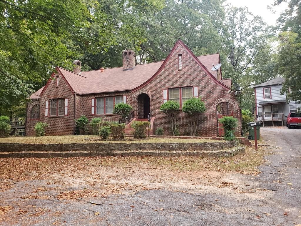 3 bedroom, 2 bathroom, 2,277 sq ft single family residence sold at 2575 Browns Mill Road, Atlanta, GA 30354