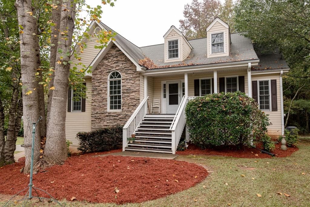 4 bedroom, 2 bathroom, 2,366 sq ft single family residence sold at 3926 Brianna Drive, Powder Springs, GA 30127