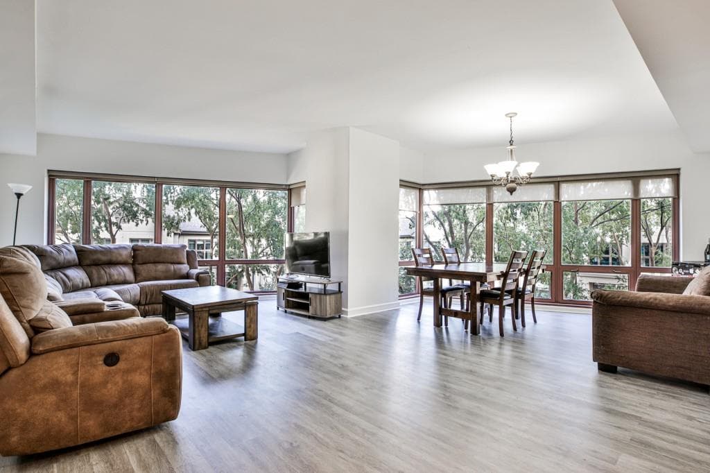 2 bedroom, 2 bathroom, 1,497 sq ft condominium sold at 3475 Oak Valley Road 360, Atlanta, GA 30326