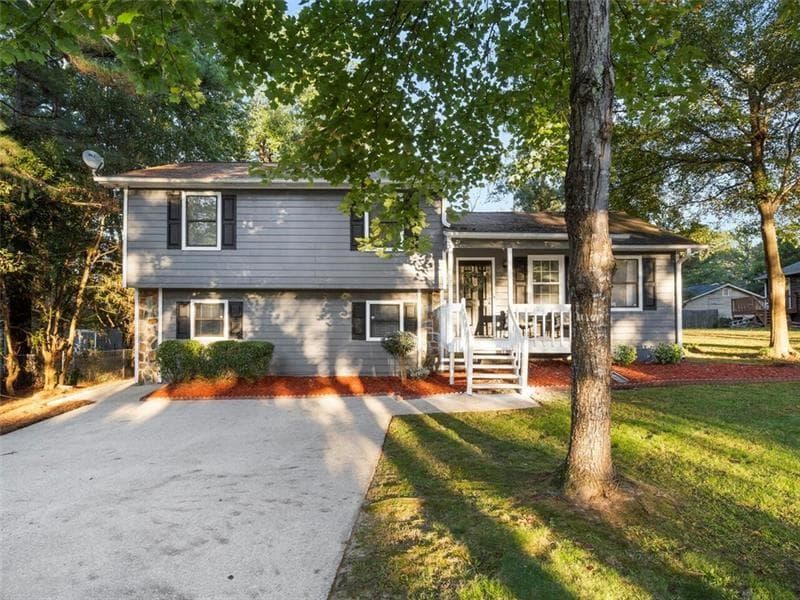 4 bedroom, 2 bathroom, 1,924 sq ft single family residence sold at 3630 Ashley Woods Drive, Powder Springs, GA 30127