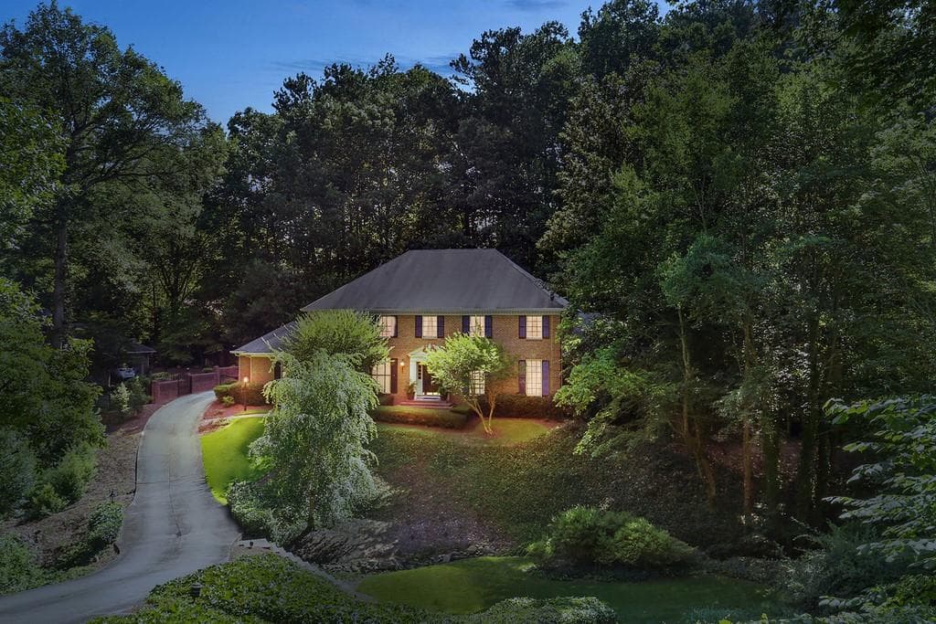 6460 River Chase Circle, Sandy Springs, GA 30328 — most recent listing photo