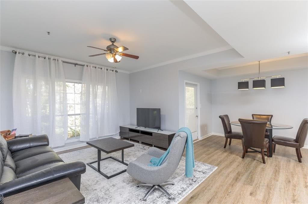 2 bedroom, 2 bathroom, 1,307 sq ft condominium sold at 1250 Parkwood Circle 3106, Atlanta, GA 30339