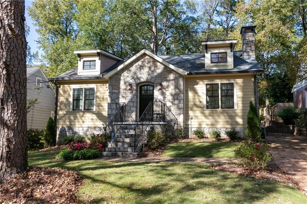 3 bedroom, 3 bathroom, 1,800 sq ft single family residence sold at 1368 Ormewood Avenue, Atlanta, GA 30316