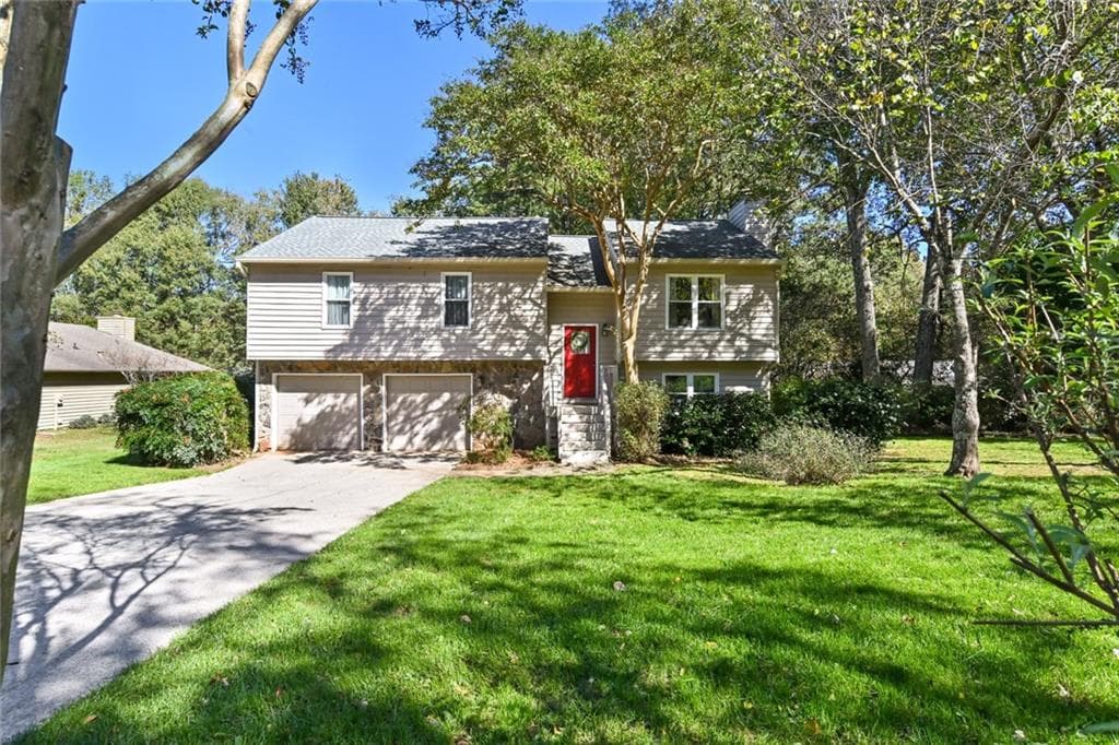 4275 Springfield Drive, Peachtree Corners, GA 30092 — most recent listing photo