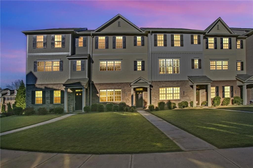 4 bedroom, 4 bathroom, 2,376 sq ft townhouse sold at 3818 Felton Hill Road 13, Smyrna, GA 30082