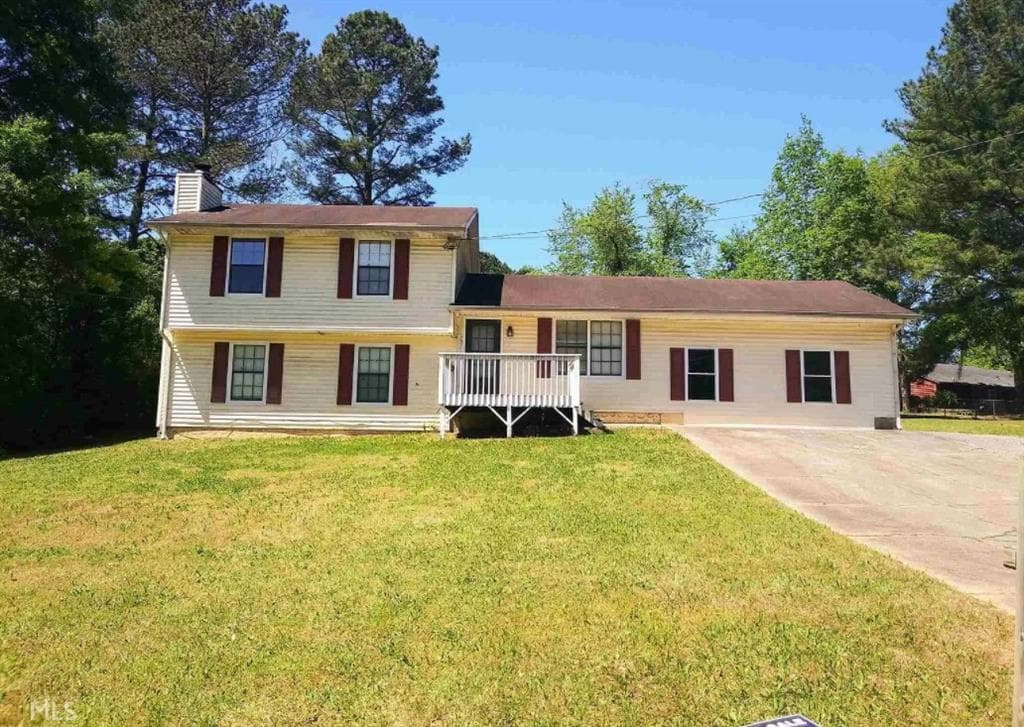 4 bedroom, 3 bathroom, 1,404 sq ft single family residence sold at 240 Independence Drive, Jonesboro, GA 30238