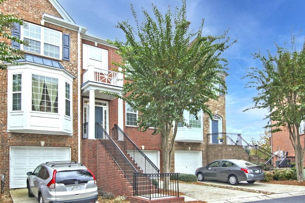 3 bedroom, 4 bathroom, 1,840 sq ft townhouse sold at 465 Tioram Lane, Smyrna, GA 30082