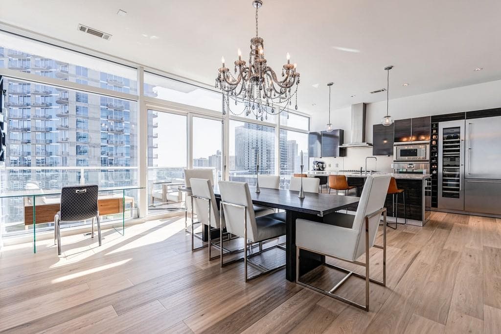 2 bedroom, 3 bathroom, 1,774 sq ft condominium sold at 45 Ivan Allen Jr Boulevard 2101, Atlanta, GA 30308