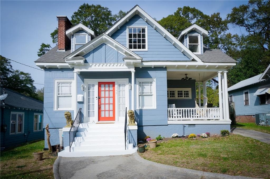 5 bedroom, 3 bathroom, 2,800 sq ft single family residence sold at 945 Beecher Street, Atlanta, GA 30310