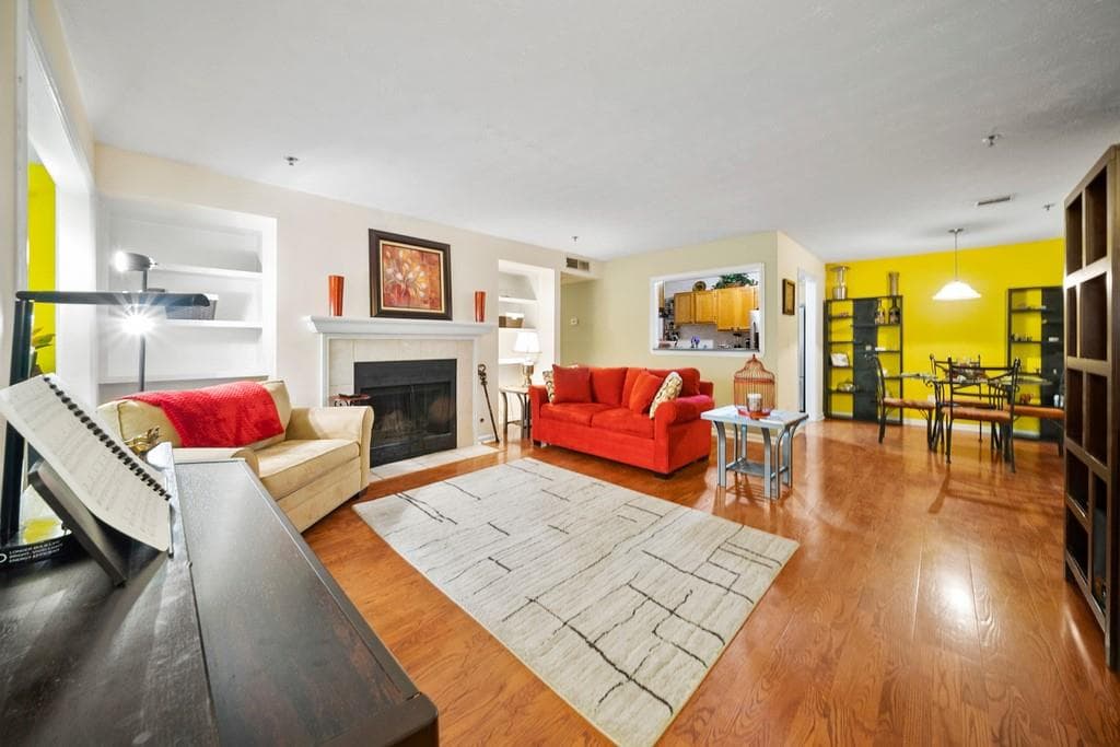2 bedroom, 2 bathroom, 1,270 sq ft condominium sold at 2609 Vinings Central Drive 47, Atlanta, GA 30339