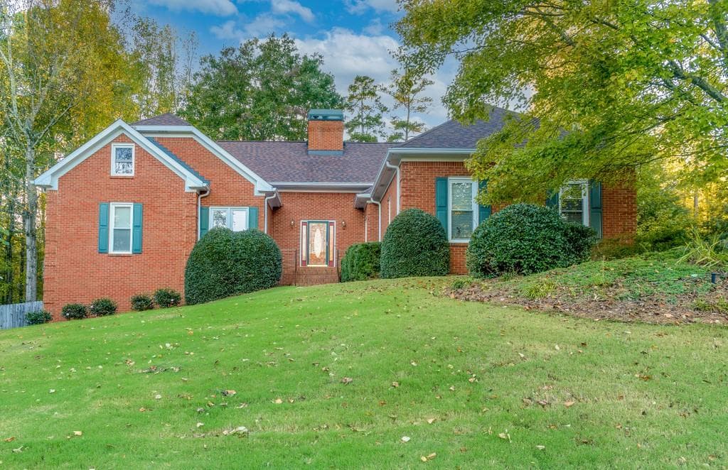 5 bedroom, 4 bathroom, 4,100 sq ft single family residence sold at 1199 Mountainside Trace, Kennesaw, GA 30152