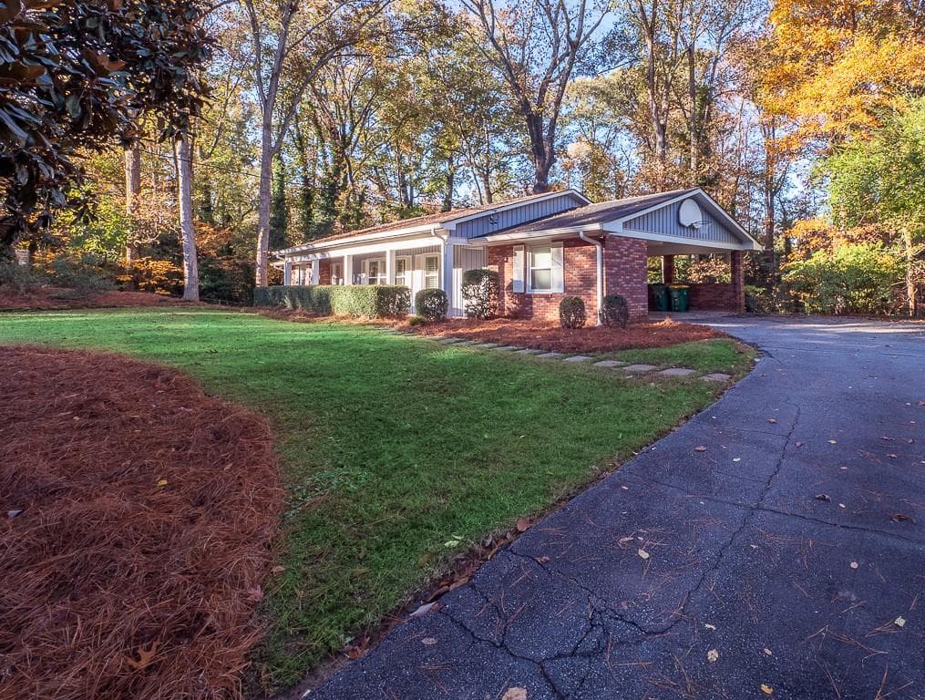 6560 Williamson Drive, Sandy Springs, GA 30328 — most recent listing photo