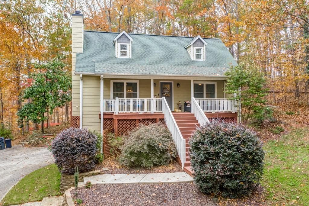 3 bedroom, 3 bathroom, 1,768 sq ft single family residence sold at 2078 Winding Creek Lane, Marietta, GA 30064