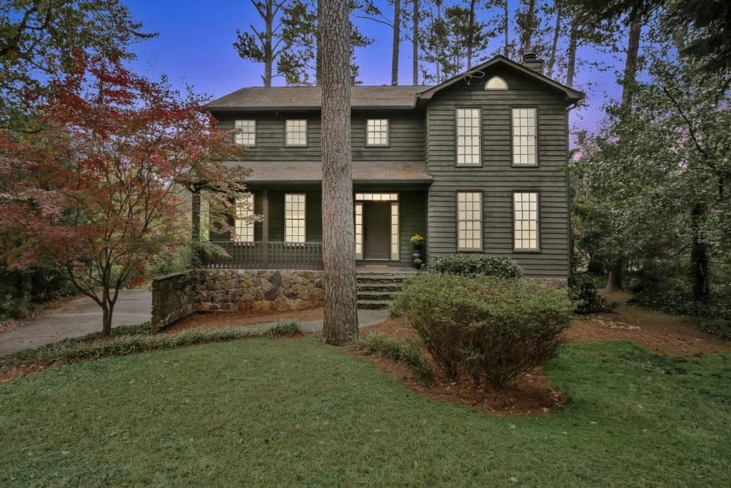 3 bedroom, 3 bathroom, 2,248 sq ft single family residence sold at 1095 Lake Drive, Roswell, GA 30075