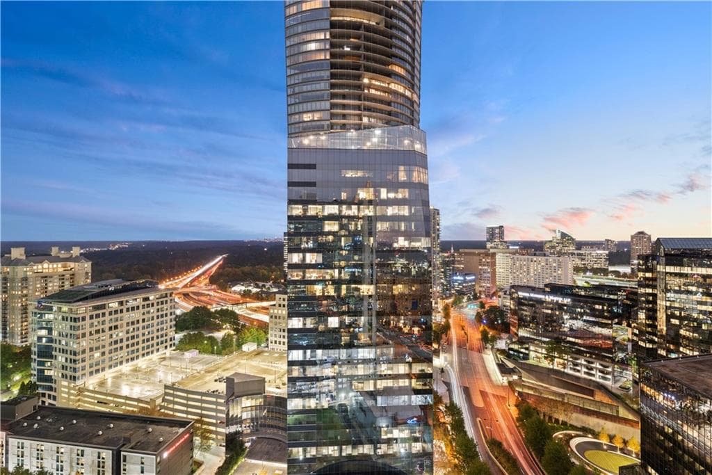 1 bedroom, 1 bathroom, 789 sq ft condominium sold at 3324 Peachtree Road 2507, Atlanta, GA 30326