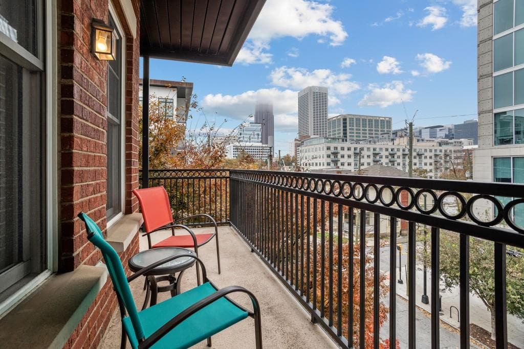 2 bedroom, 2 bathroom, 1,516 sq ft condominium sold at 850 Piedmont Avenue 1410, Atlanta, GA 30308