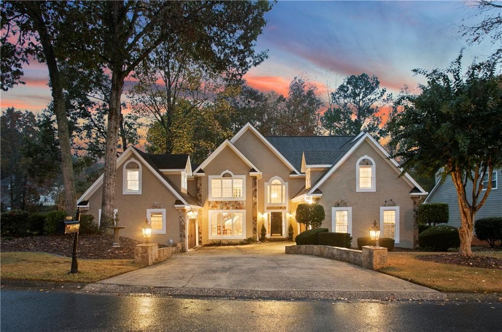 6 bedroom, 4 bathroom, 4,672 sq ft single family residence sold at 2820 Andover Way, Woodstock, GA 30189
